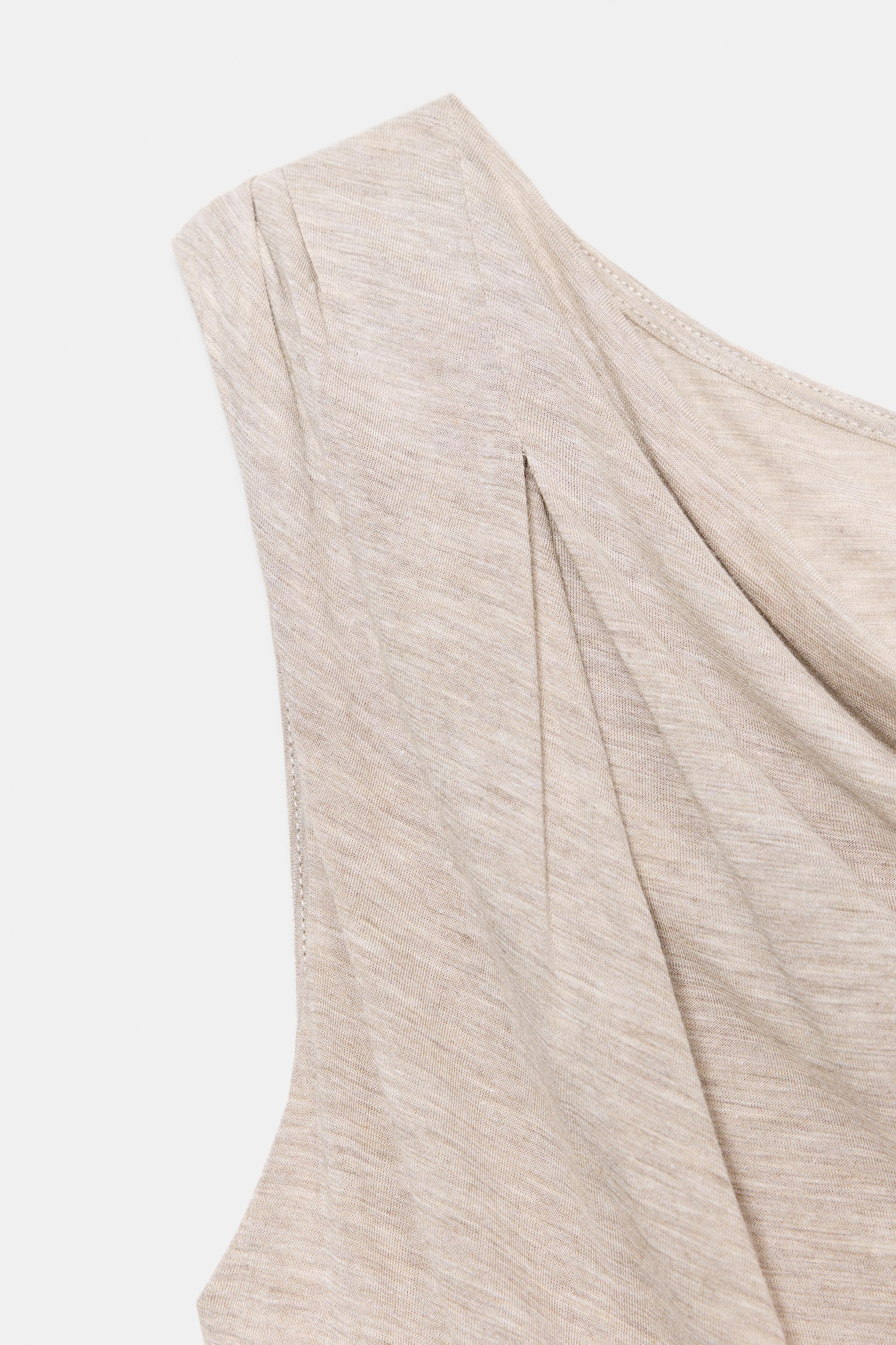 TOP ASYMÉTRIQUE DRAPÉ.